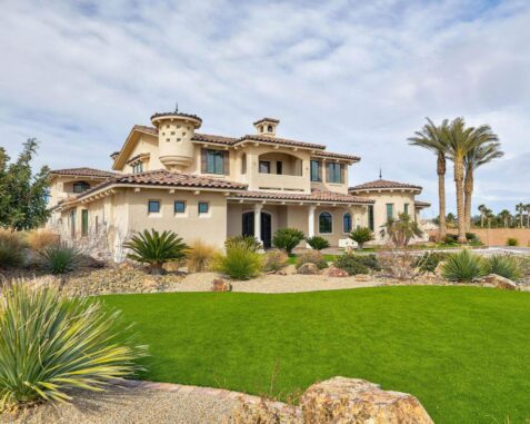 Spanish Luxury, Minutes from the Strip